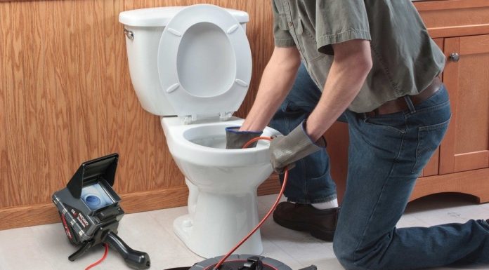 thông tắc bồn cầu Kiến Đức